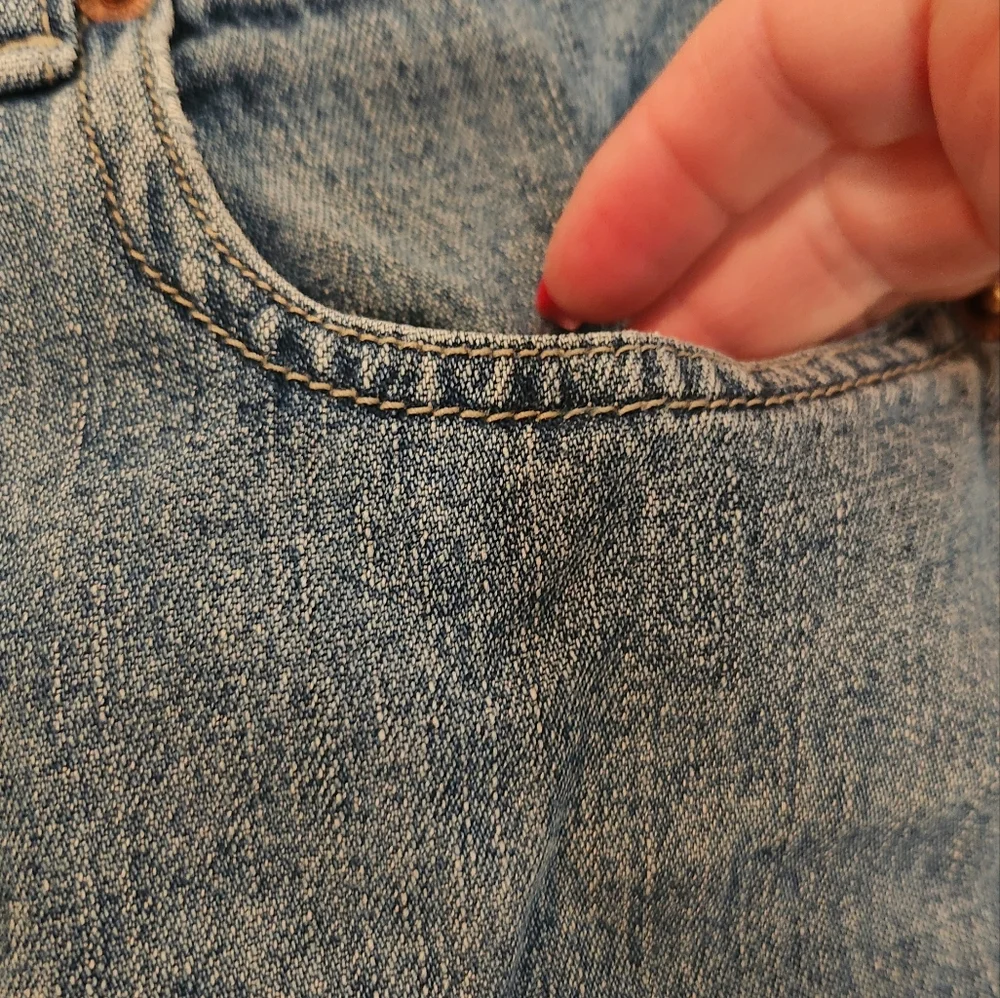 American Eagle Outfitters Dungarees Blue‎ Jean Shorts High-Waisted Raw Hem, Sz 4